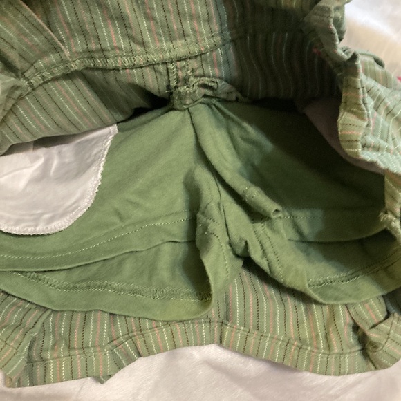 Oshkosh bgosh 2pc skort set . Jacket size 6 and skirt size 5 - Picture 14 of 15